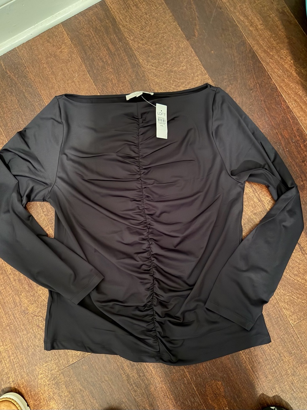 LOFT Black Long Sleeve Ruched Center Top